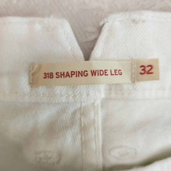 Levi Women's White Wide-Leg Jeans Shaping Size 32 Medium rise. NWOT - Picture 8 of 11